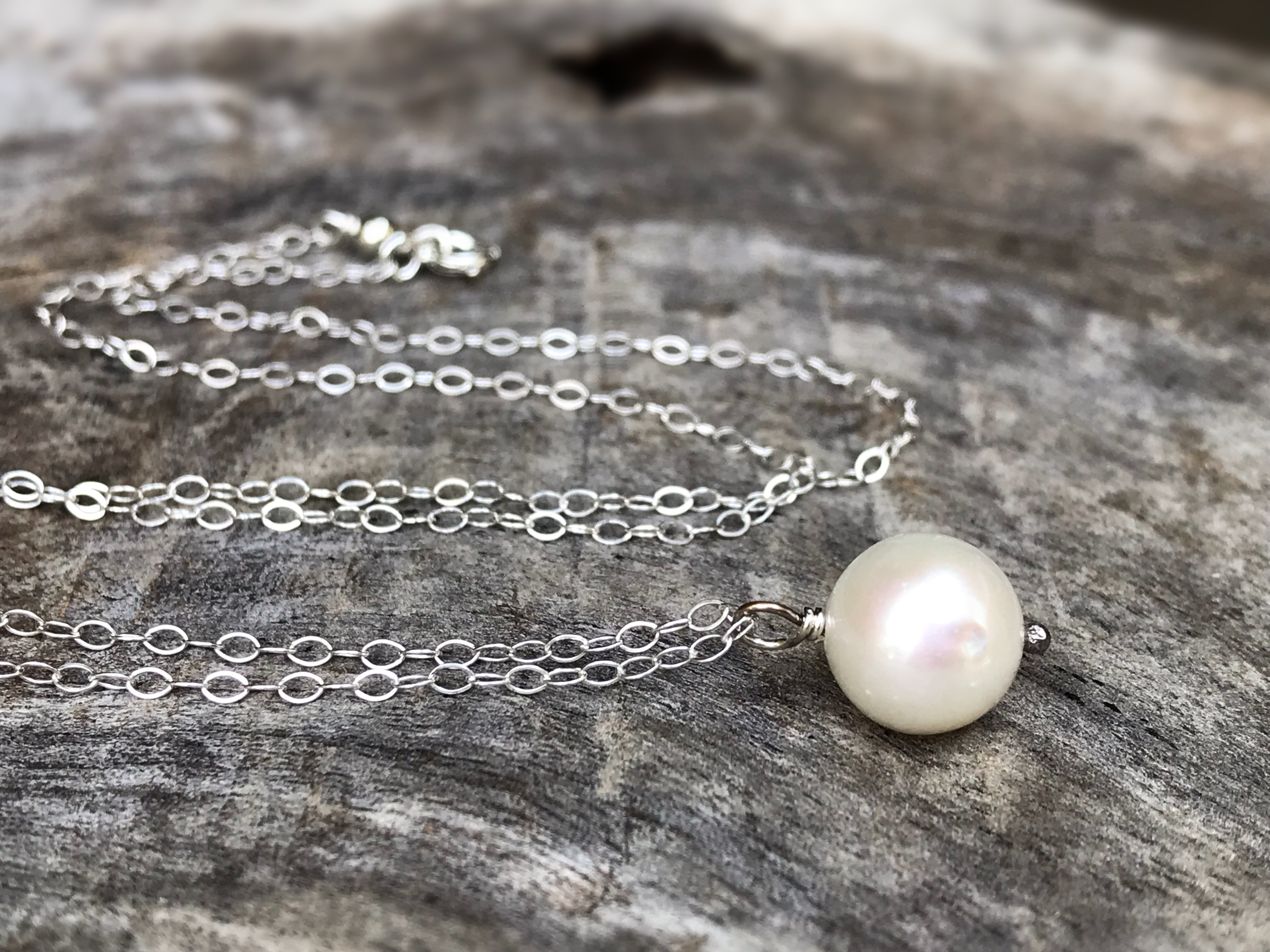 Single Pearl Pendant Necklace / Solid Sterling Silver / Ivory White Round Freshwater Pearl - Image 2