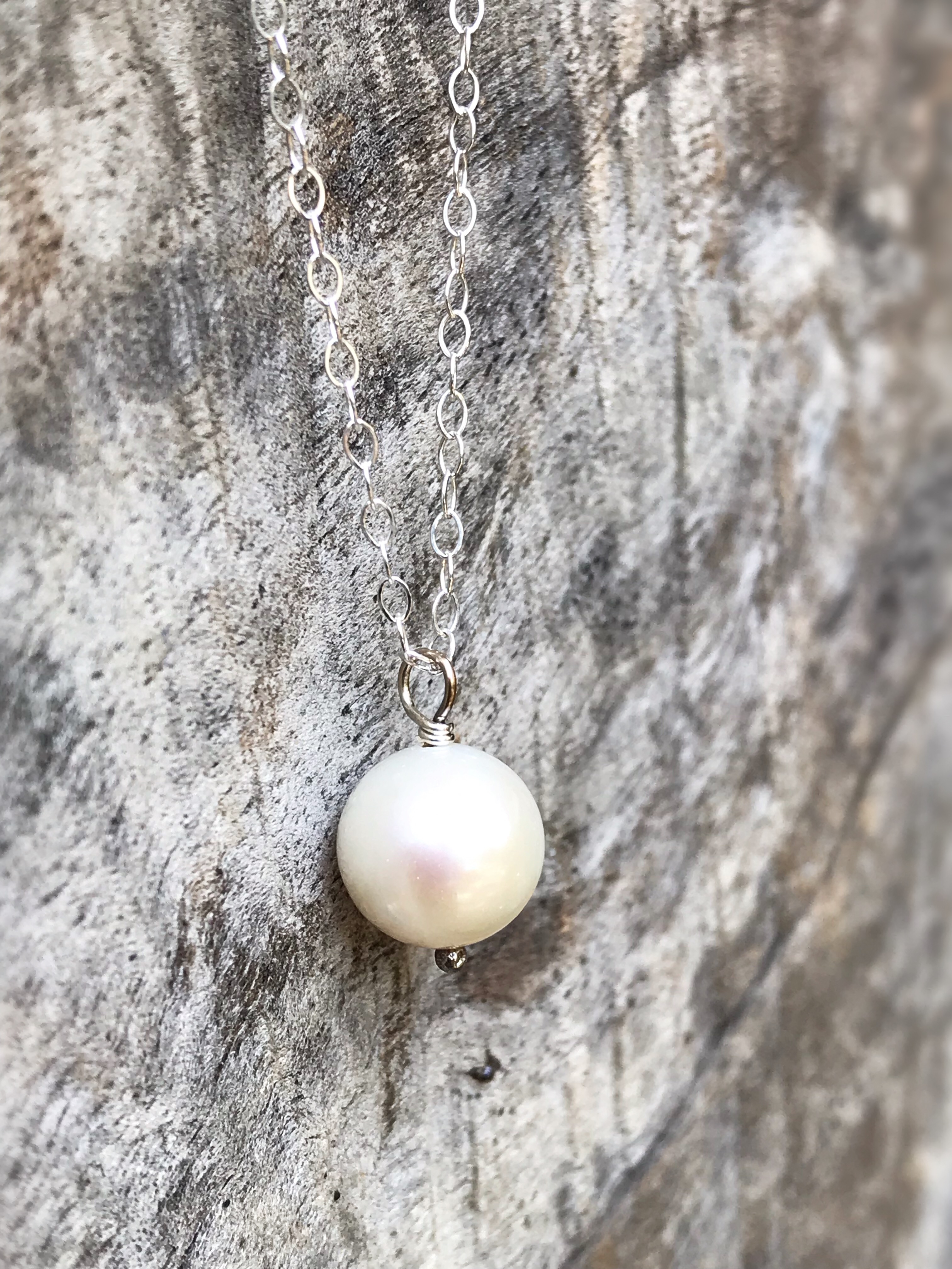 Single Pearl Pendant Necklace / Solid Sterling Silver / Ivory White Round Freshwater Pearl - Image 3