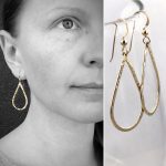 Teardrop Earrings / 14k Yellow Gold Filled / Hammer Forged / Hammer Textured