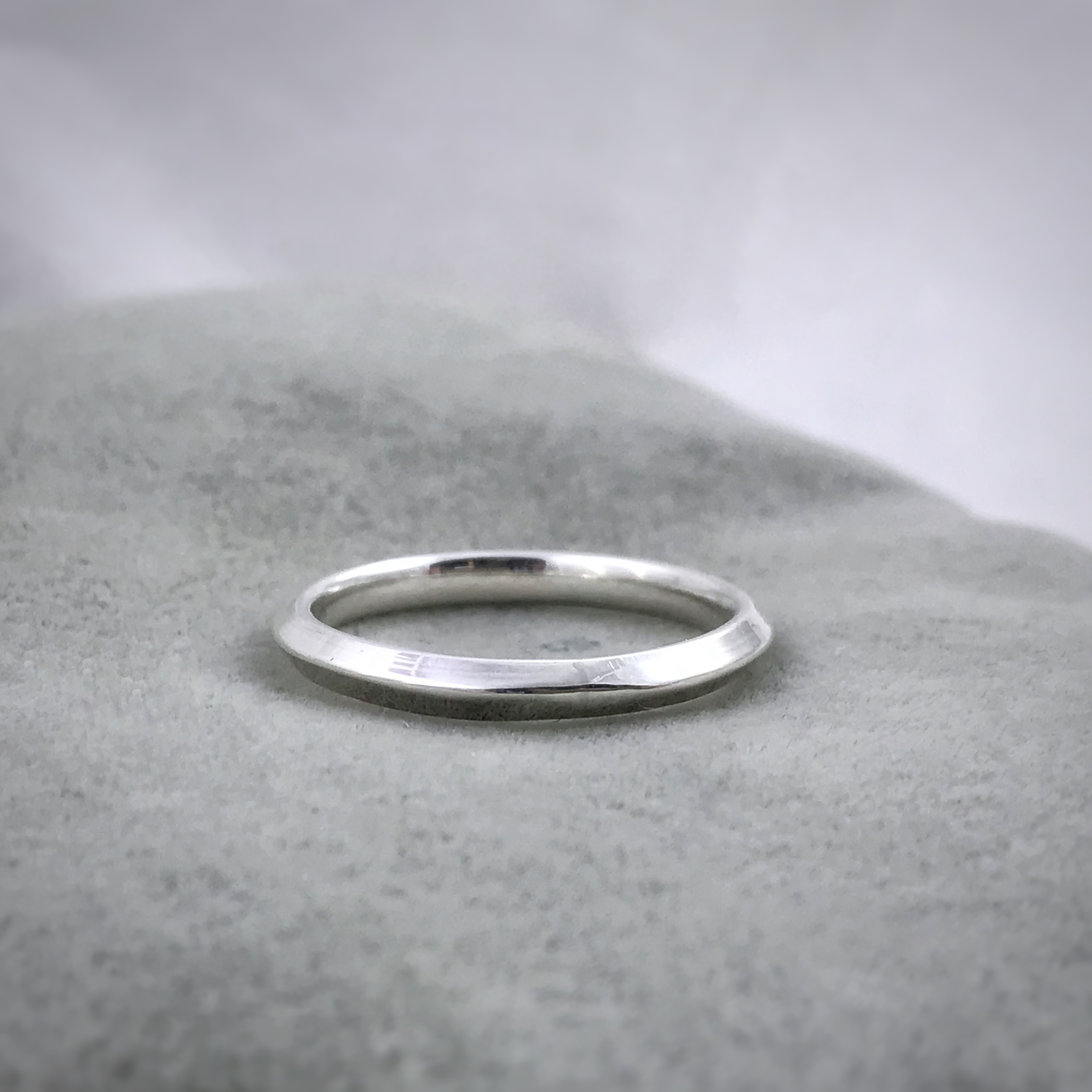 IGGY. Plain Silver Band Ring – REGALROSE