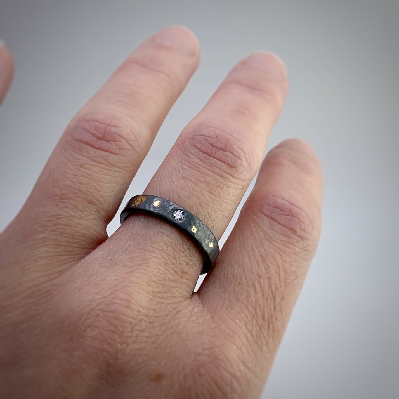 "Stargazer" Diamond Ring / Solid Antiqued Sterling Silver / 18k Gold / Genuine Diamond / 4mm Width / Rustic Hammered Texture / Size 7.5 - Image 4