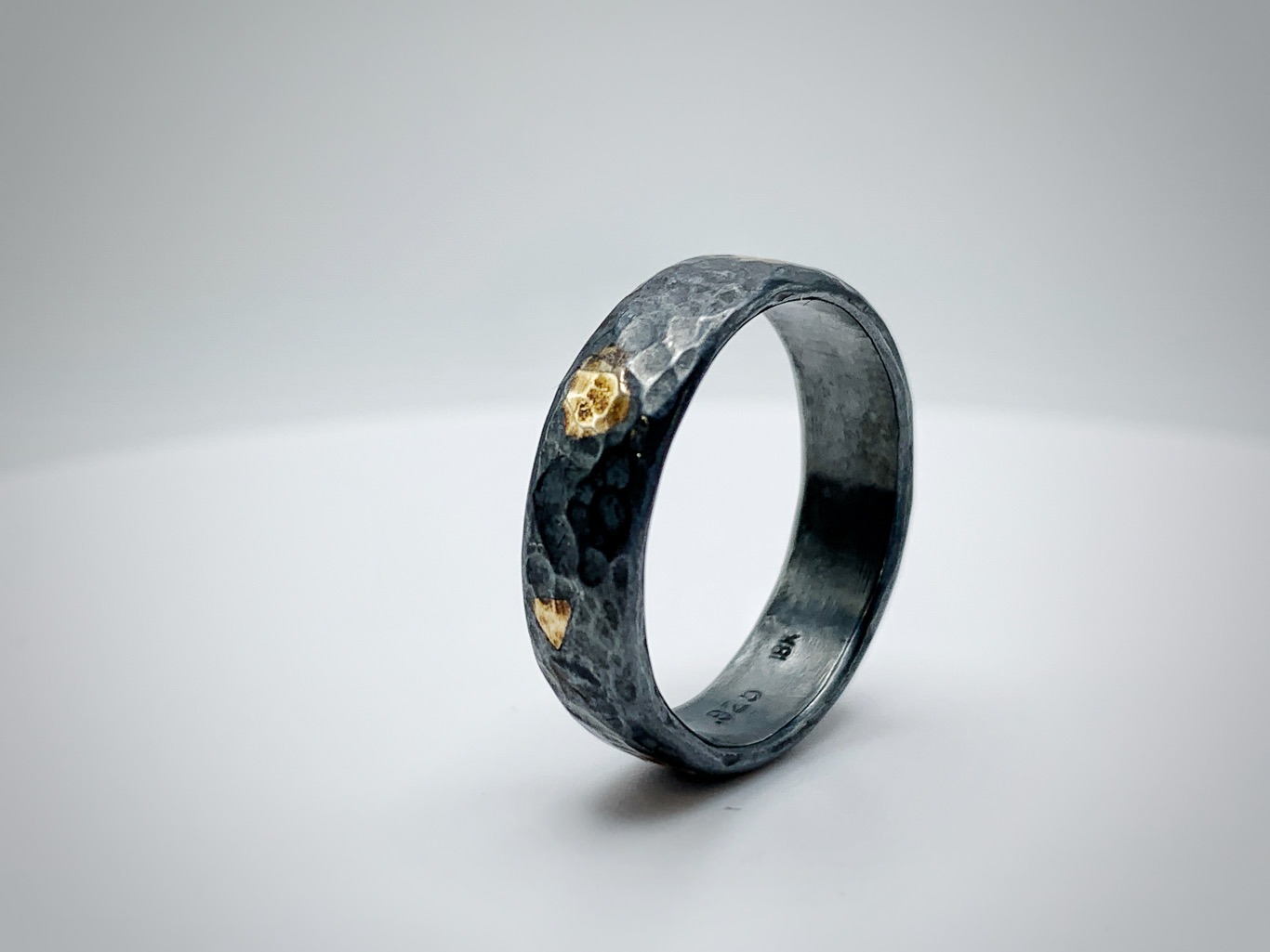 Firefly Ring / Solid Antiqued Sterling Silver / 18k Gold / 5.5mm Width / Rustic Hammered Texture / Size 7 - Image 2